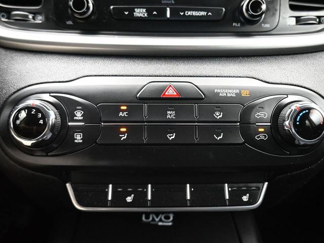 Photo of 2016 Dark Cherry Kia Sorento