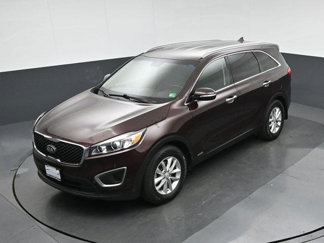 Photo of 2016 Dark Cherry Kia Sorento