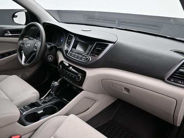 Photo of 2017 Black Noir Pearl Hyundai TUCSON