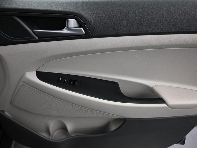 Photo of 2017 Black Noir Pearl Hyundai TUCSON