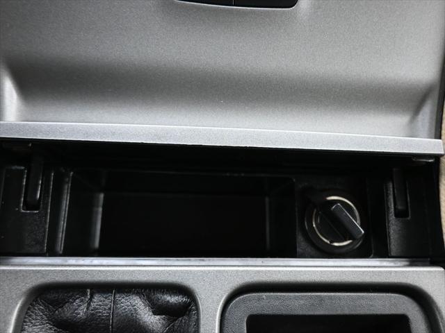 Photo of 2017 Magnetic Ford Taurus