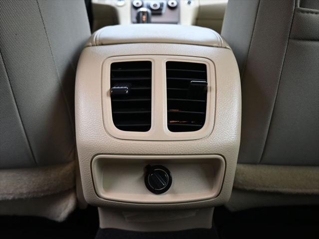 Photo of 2017 Magnetic Ford Taurus