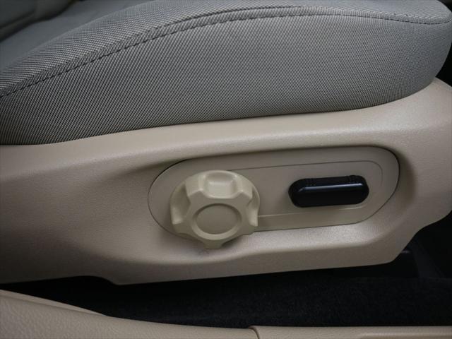 Photo of 2017 Magnetic Ford Taurus
