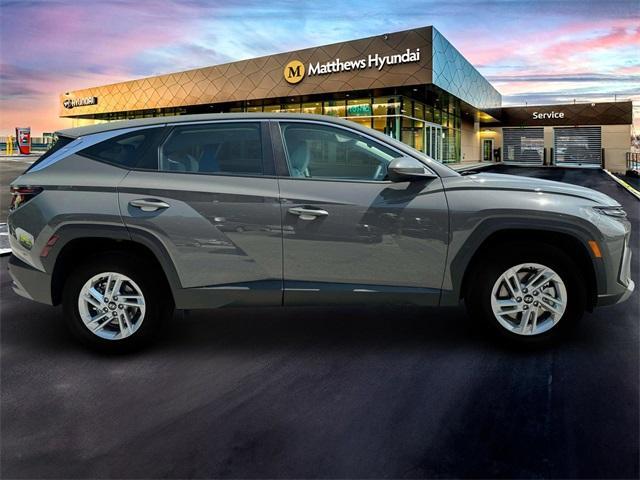 Photo of 2025 Hampton Gray Hyundai TUCSON