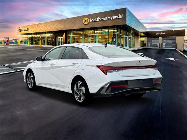 Photo of 2025 Scarlet Red Hyundai ELANTRA