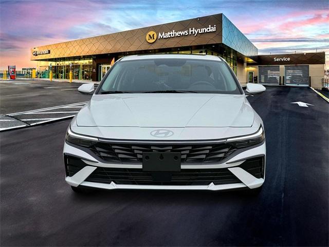 Photo of 2025 Scarlet Red Hyundai ELANTRA