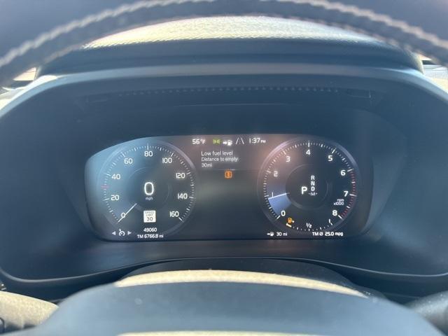 Photo of 2021 Crystal White Metallic Volvo XC40