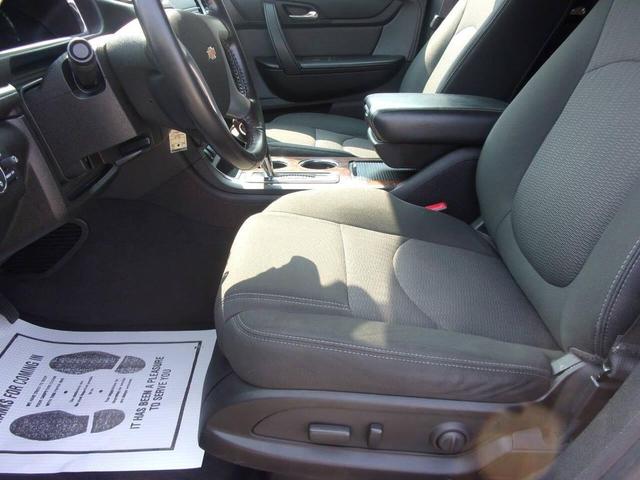 Photo of 2014 Silver Chevrolet Traverse