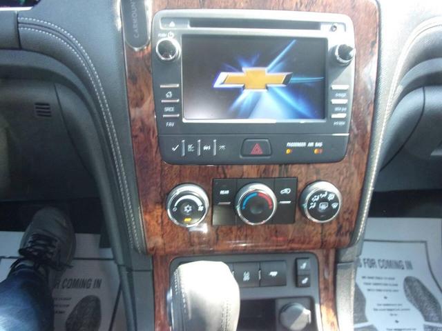 Photo of 2014 Silver Chevrolet Traverse
