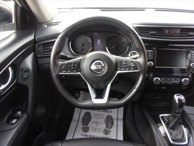 Photo of 2018 Silver Nissan Rogue