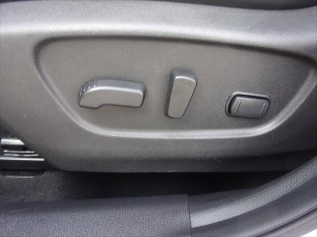 Photo of 2018 Silver Nissan Rogue
