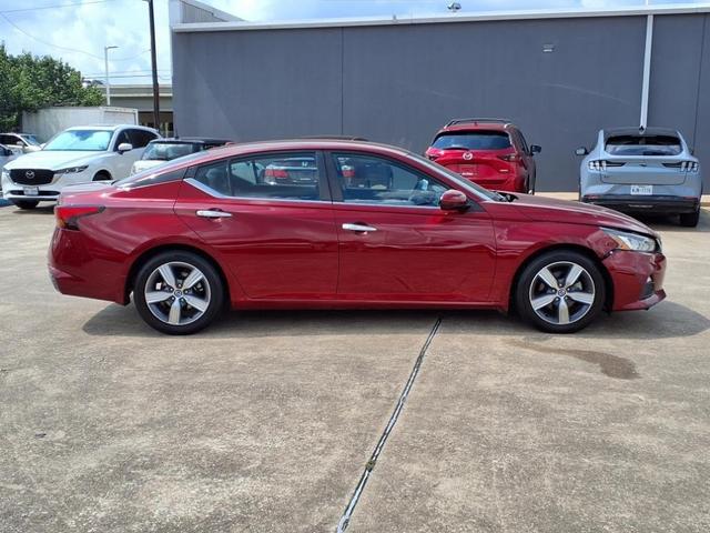 Photo of 2021 Scarlet Ember Tintcoat Nissan Altima