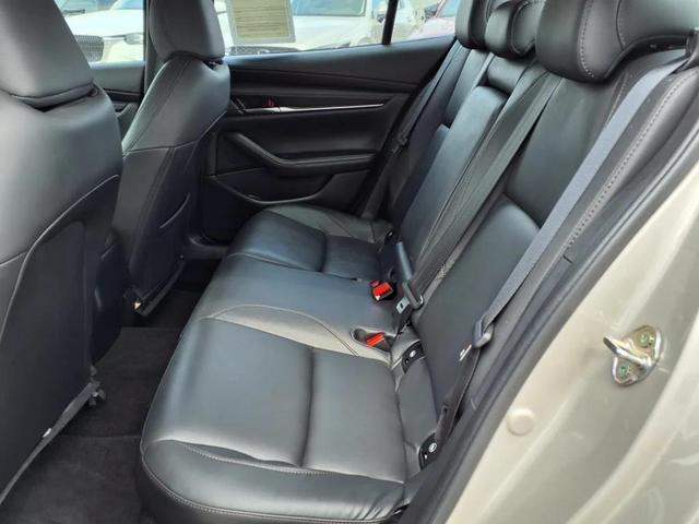 Photo of 2025 Platinum Quartz Mazda Mazda3