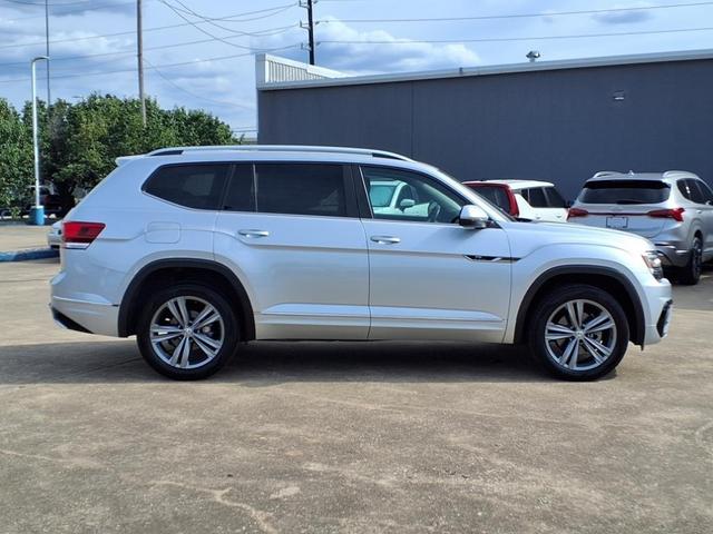 Photo of 2019 Reflex Silver Volkswagen Atlas
