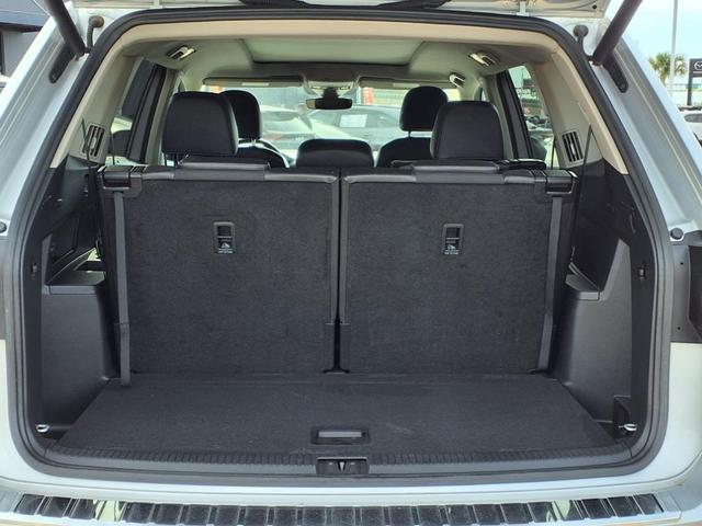 Photo of 2019 Reflex Silver Volkswagen Atlas