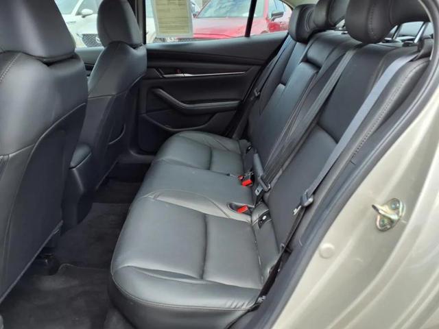 Photo of 2025 Platinum Quartz Mazda Mazda3