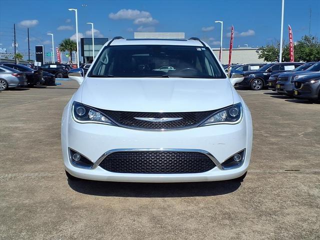 Photo of 2019 Bright White Clearcoat Chrysler Pacifica
