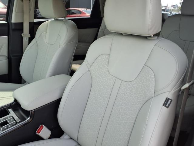 Photo of 2023 Gravity Blue Kia Sorento Hybrid