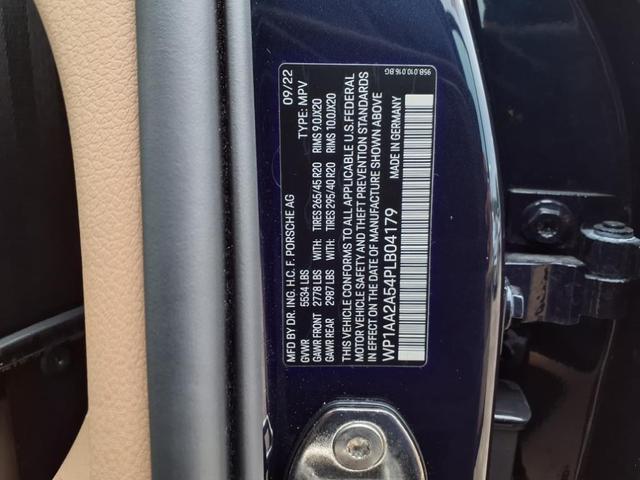 Photo of 2023 Blue Porsche Macan