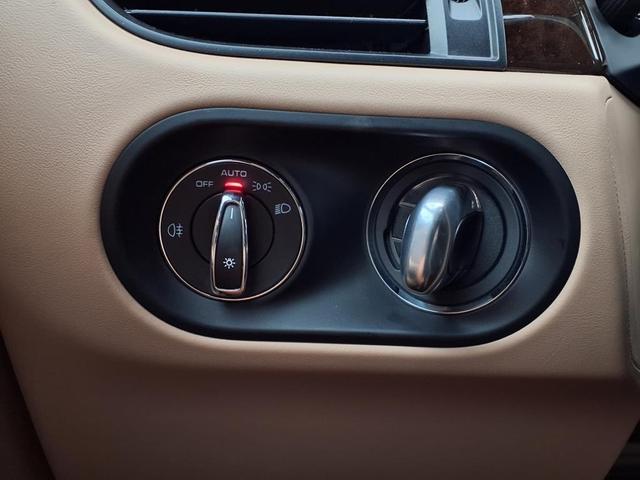 Photo of 2023 Blue Porsche Macan