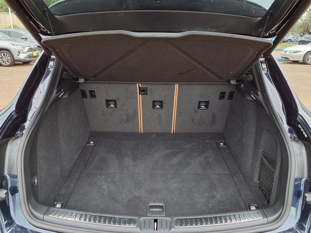 Photo of 2023 Blue Porsche Macan