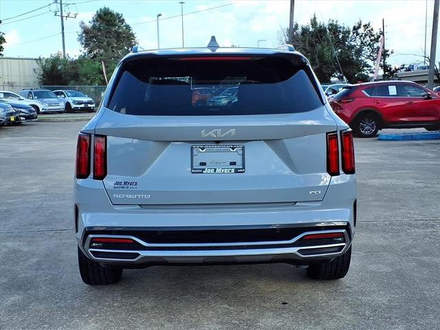 Photo of 2023 Wolf Gray Kia Sorento