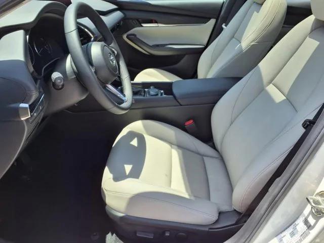 Photo of 2025 Snowflake White Pearl Mazda Mazda3