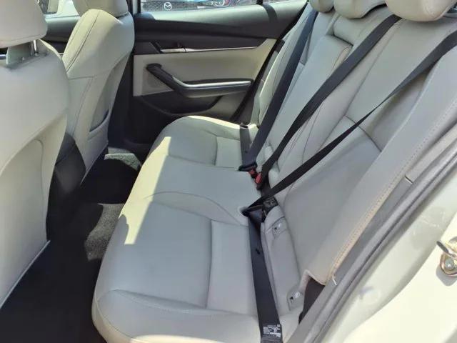 Photo of 2025 Snowflake White Pearl Mazda Mazda3