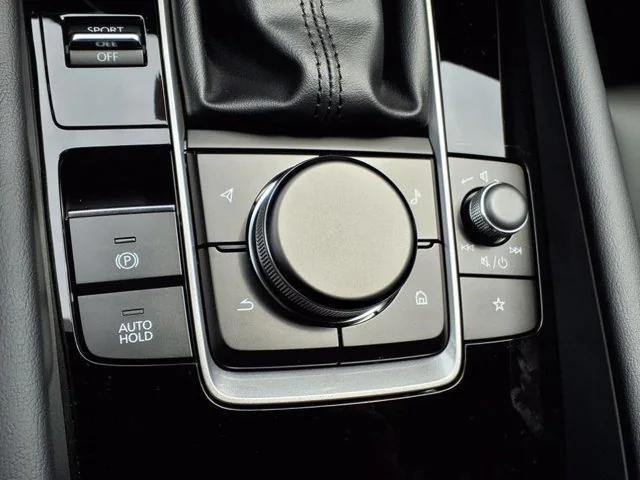 Photo of 2025 Platinum Quartz Metallic Mazda Mazda3