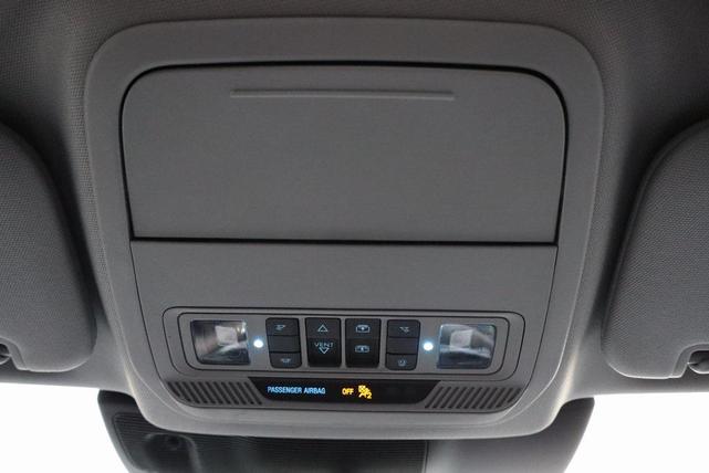 Photo of 2022 Star White Metallic Tri-Coat Ford Explorer