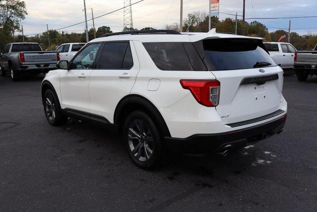 Photo of 2022 Star White Metallic Tri-Coat Ford Explorer