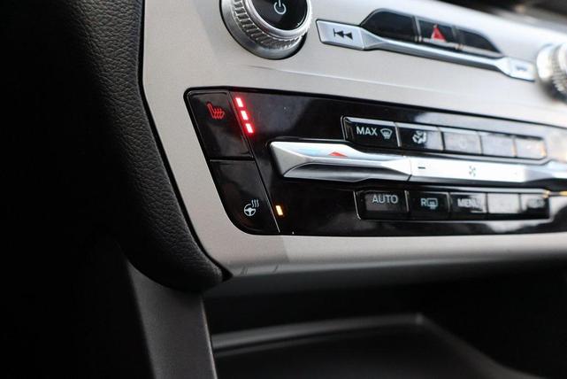 Photo of 2022 Star White Metallic Tri-Coat Ford Explorer