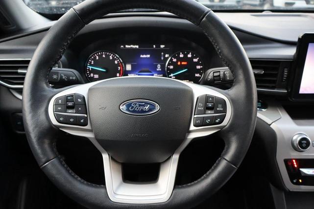 Photo of 2022 Star White Metallic Tri-Coat Ford Explorer
