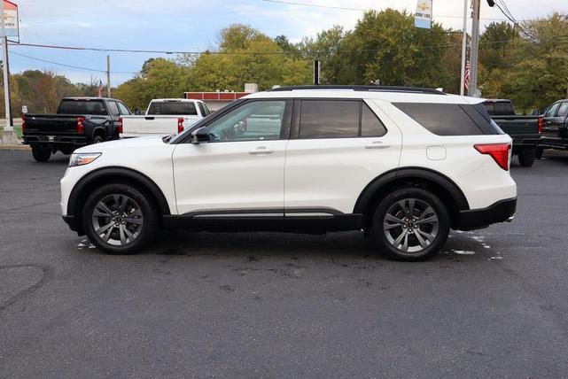 Photo of 2022 Star White Metallic Tri-Coat Ford Explorer