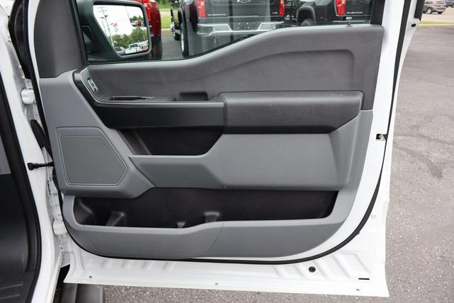 Photo of 2022 Oxford White Ford F-150