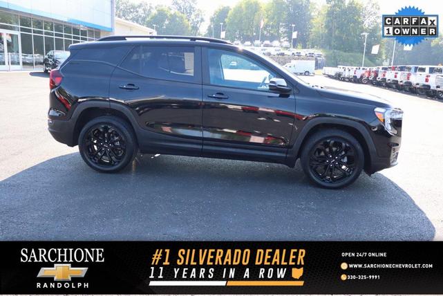 Photo of 2022 Ebony Twilight Metallic GMC Terrain