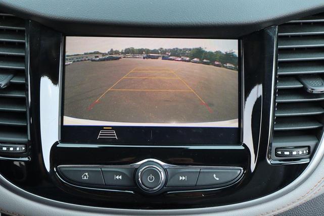 Photo of 2022 Iridescent Pearl Tricoat Chevrolet Trax