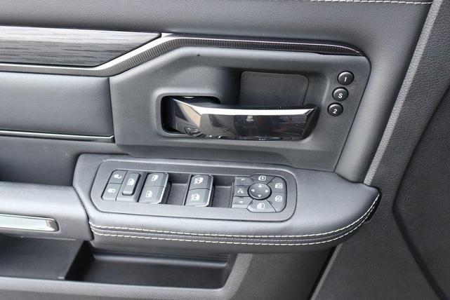 Photo of 2025 Granite Crystal Metallic Clearcoat RAM 2500