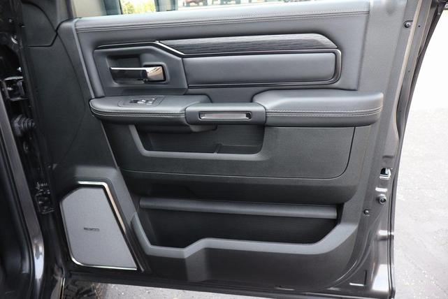Photo of 2025 Granite Crystal Metallic Clearcoat RAM 2500