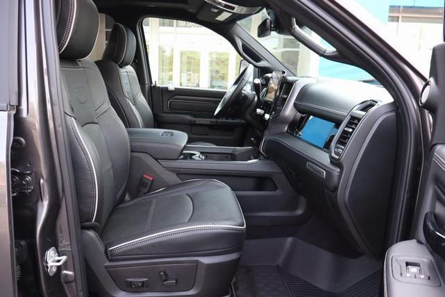 Photo of 2025 Granite Crystal Metallic Clearcoat RAM 2500