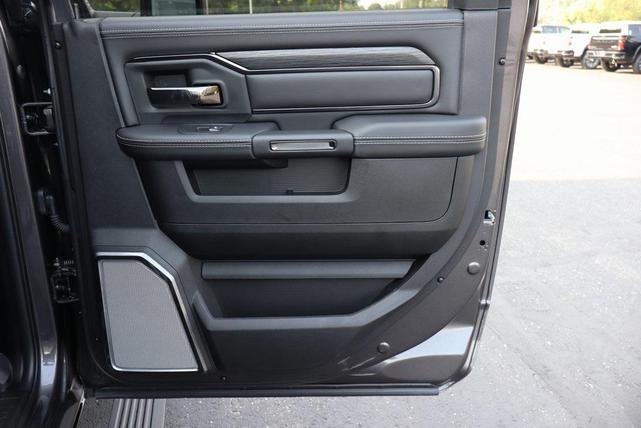 Photo of 2025 Granite Crystal Metallic Clearcoat RAM 2500
