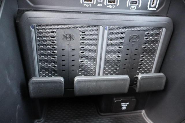 Photo of 2025 Granite Crystal Metallic Clearcoat RAM 2500