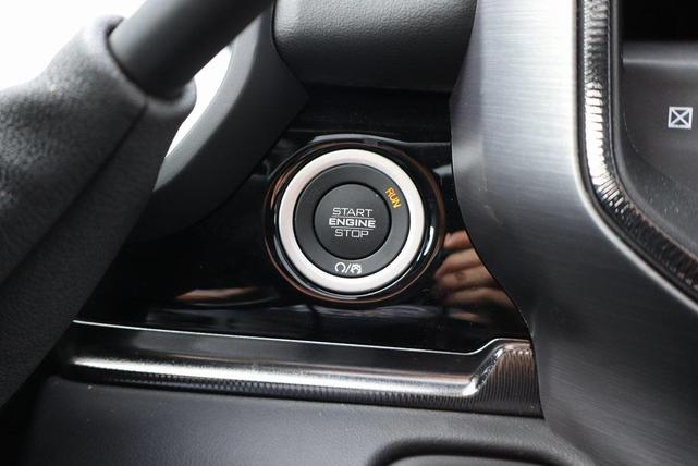 Photo of 2025 Granite Crystal Metallic Clearcoat RAM 2500