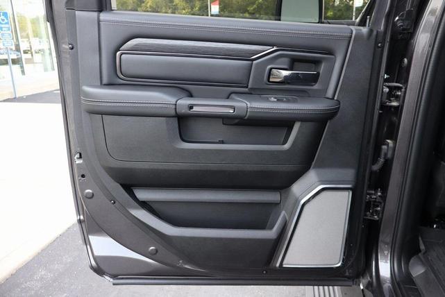 Photo of 2025 Granite Crystal Metallic Clearcoat RAM 2500