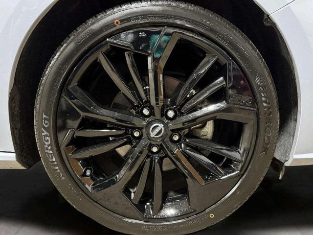 Photo of 2024 Brilliant Silver Metallic Nissan Altima