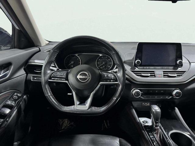 Photo of 2024 Brilliant Silver Metallic Nissan Altima