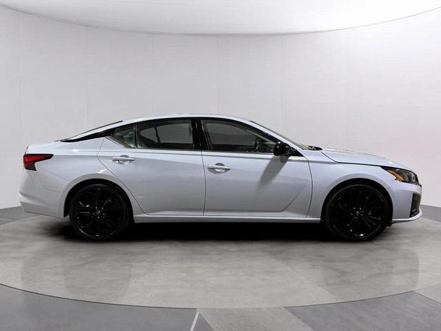 Photo of 2024 Brilliant Silver Metallic Nissan Altima
