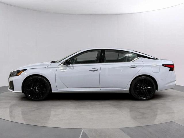 Photo of 2024 Brilliant Silver Metallic Nissan Altima