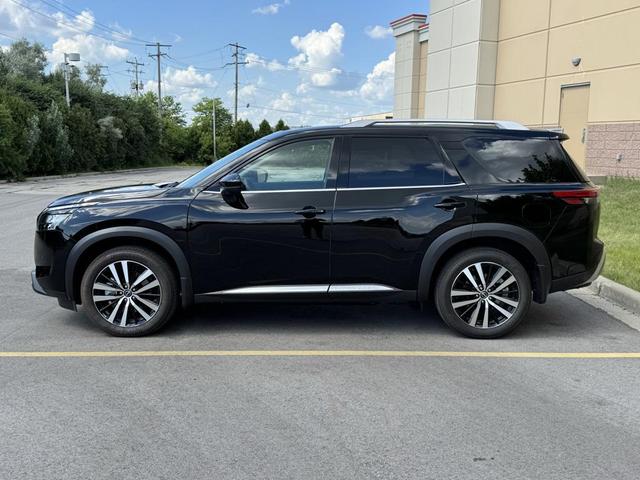 Photo of 2025 Super Black Nissan Pathfinder