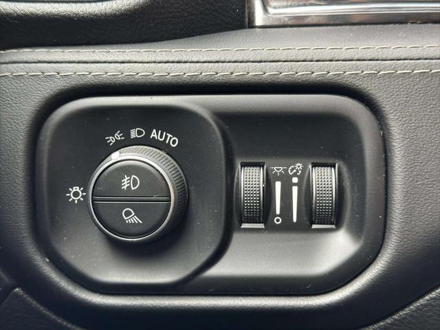 Photo of 2022 Diamond Black Crystal Pearlcoat RAM 1500
